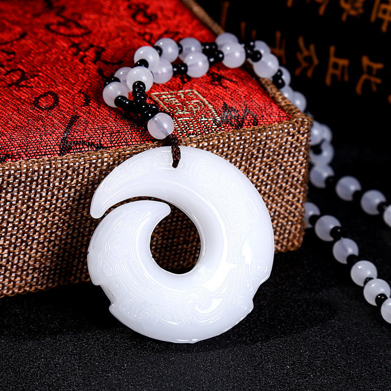 Ethnic Style Imitation Jade Pixiu Peace Buckle Long Sweater Chain, Versatile Clothing Pendant, Vintage Jade Necklace for Men & Women